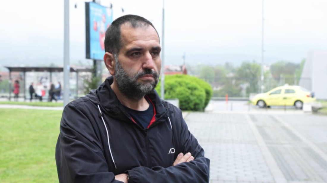 Opozicija u Srbiji osudila napad na aktivistu Predraga Voštinića