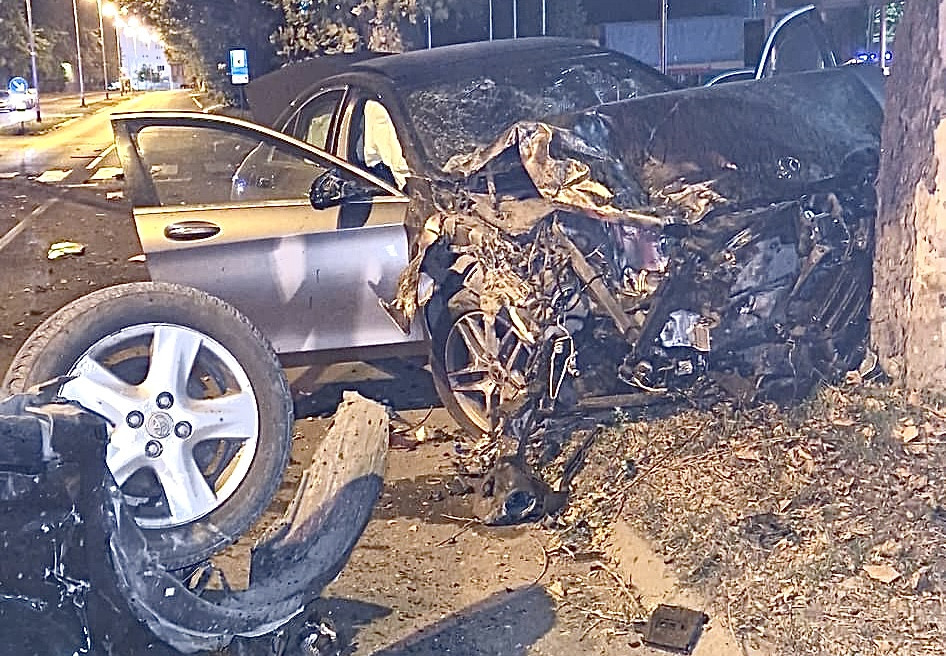 Sedam osoba povrijeđeno u teškoj saobraćajnoj nesreći u Tuzli