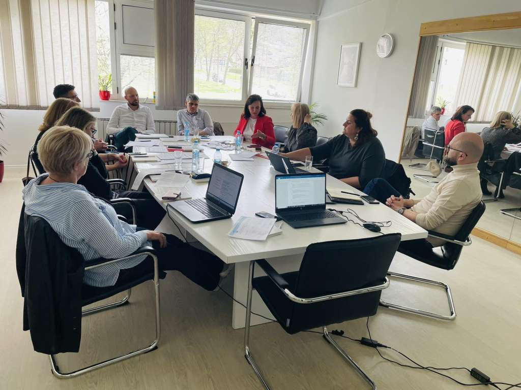 Delić najavio izmjene Zakona: Jačanjem hraniteljstva smanjujemo institucionalno zbrinjavanje djece