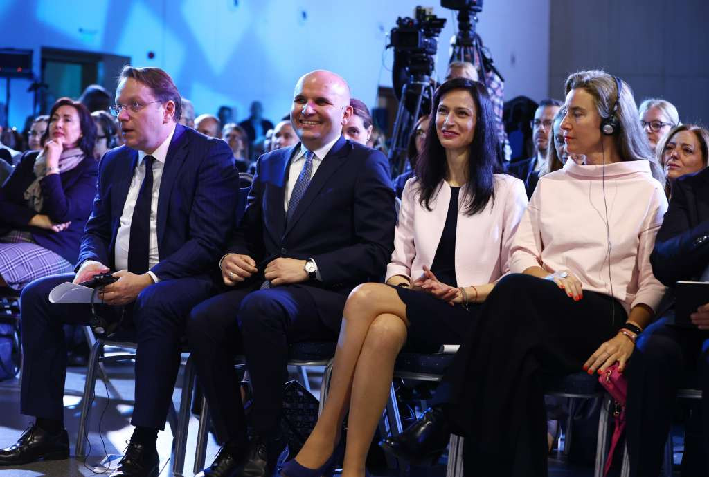 Várhelyi: U interesu je Evropske unije da uskoro dođe do proširenja