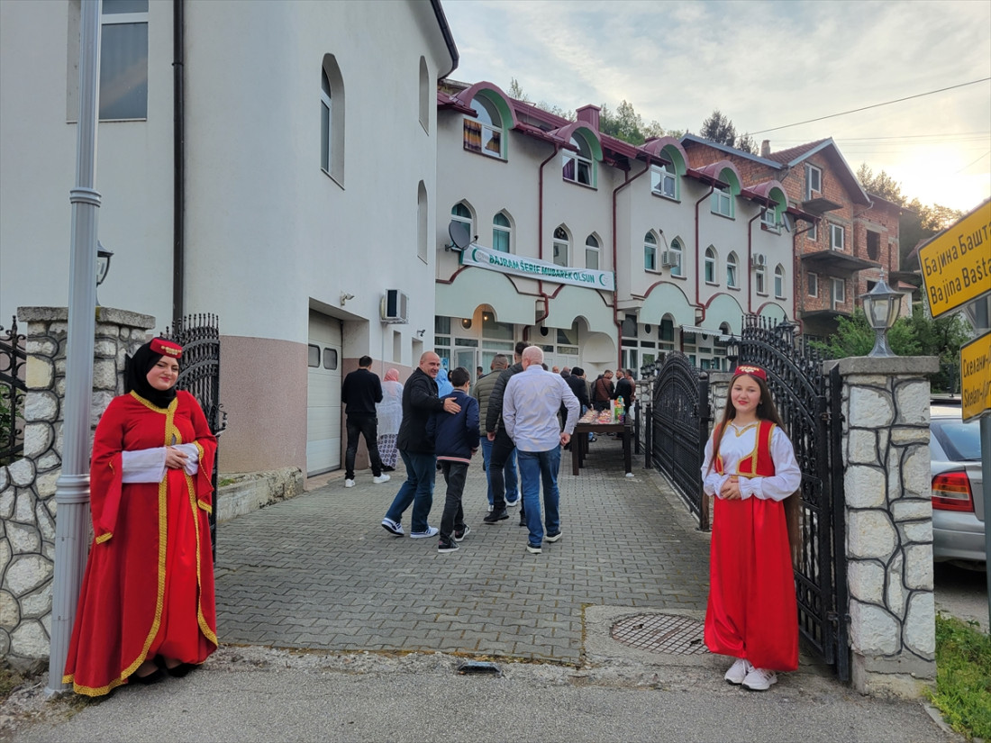 Radost Ramazanskog bajrama dočekali vjernici u Srebrenici