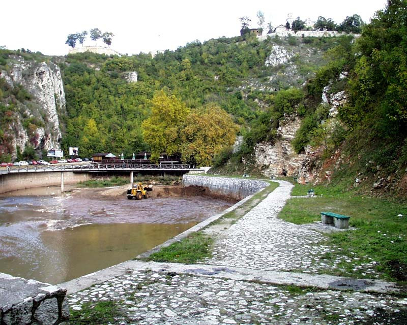Pronađena beživotna tijela žene i djeteta u Miljacki na području Bentbaše