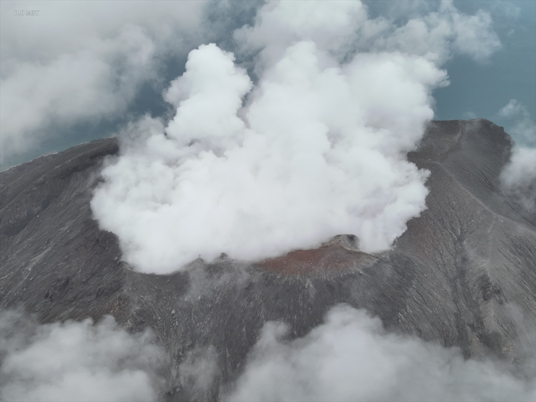 Zbog vulkanske erupcije u Indoneziji evakuisano hiljade ljudi