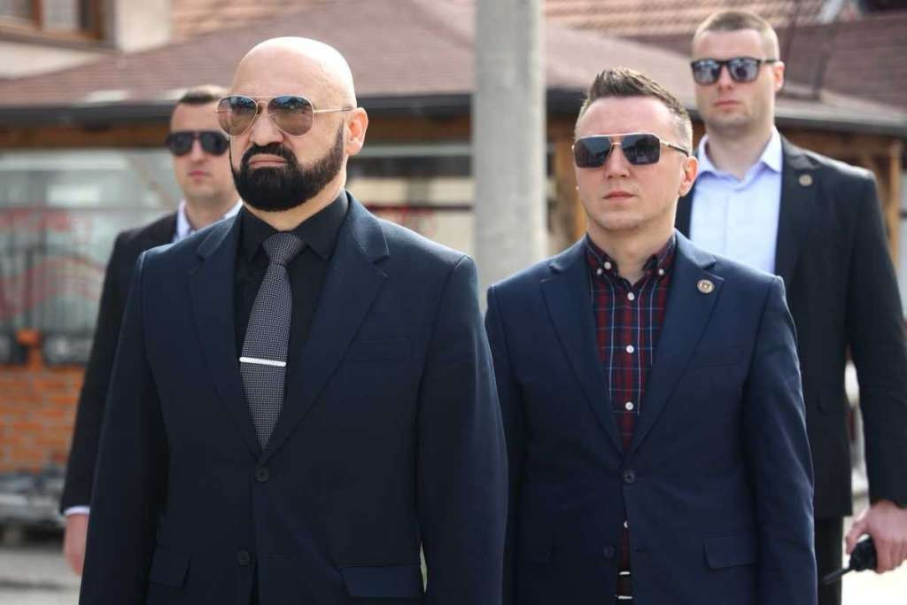 Isak Dodiku: Više se ljudi sa mnom dnevno slika nego što dođe na tvoj politički skup
