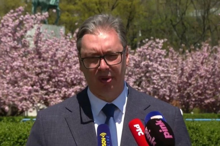 Vučić: Rezolucija o Srebrenici otvara Pandorinu kutiju