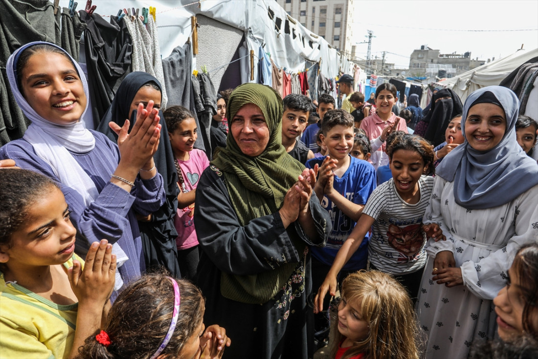 Palestinci u Gazi ne dozvoljavaju da život stane: Održali vjenčanje u šatorskom naselju