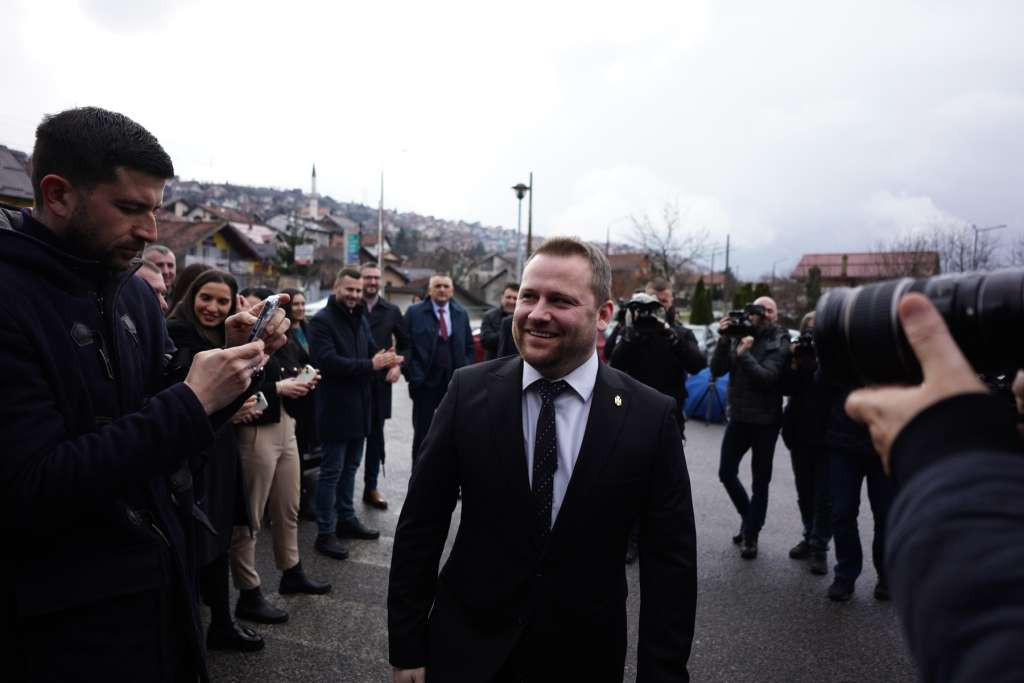 Lukiću pročitana optužnica, on i dalje tvrdi da je ne razumije
