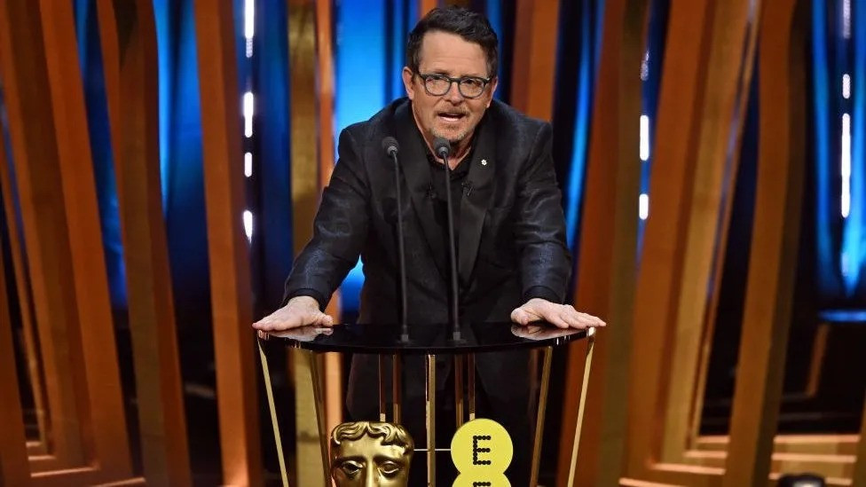Michael J Fox doveo ljude do suza u iznenadnom pojavljivanju na dodjeli Bafta nagrada
