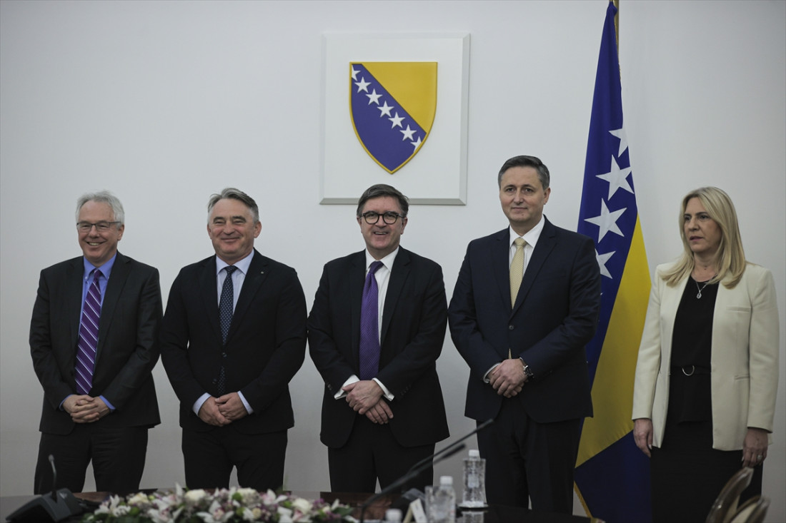 O'Brien sa članovima Predsjedništva BiH