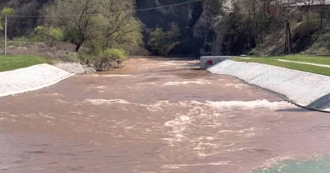 Naložena obdukcija u KBZ-u tijela mrtvog muškarca pronađenog u rijeci Bosni kod Visokog