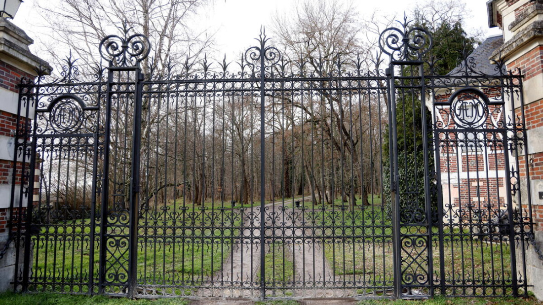 Alain Delon ilegalno držao 72 komada vatrenog oružja