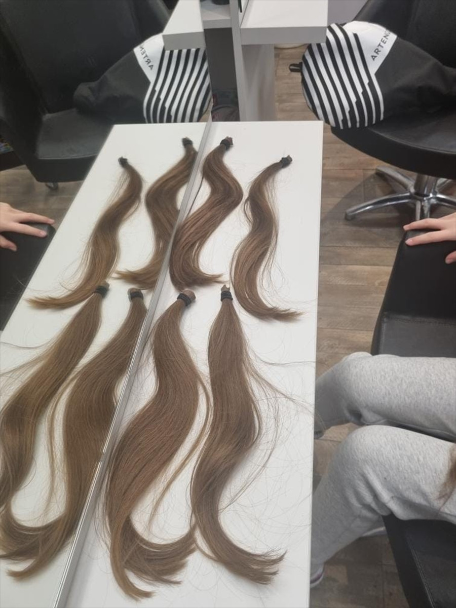 U Ženevi akcija prikupljanja kose za Udruženje djece oboljele od raka "Srce za djecu"