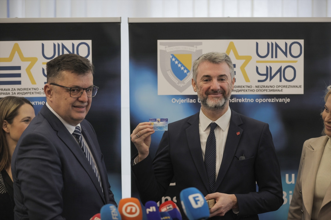 Tegeltija uručio ministru Forti digitalni kvalifikovani potpis