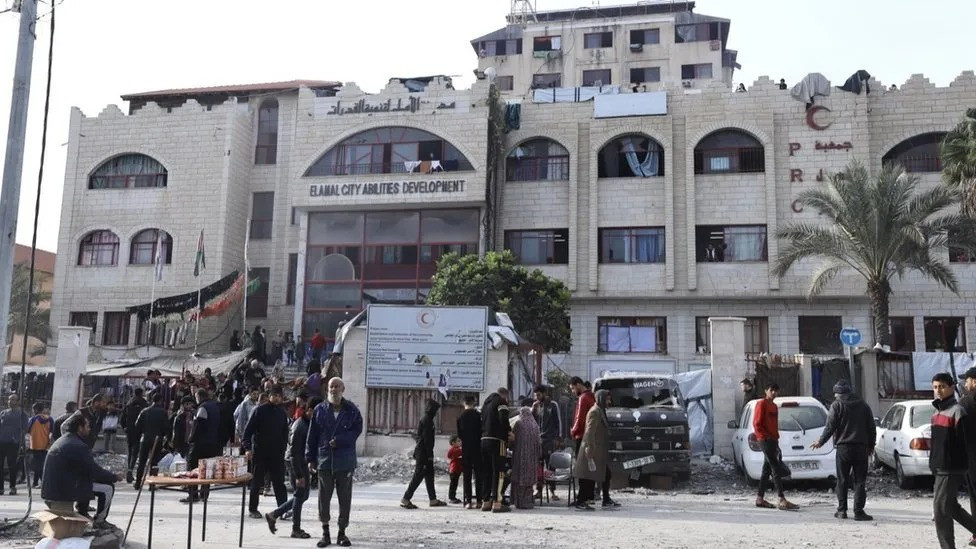 Najmanje 20 poginulih u granatiranju Palestinaca koji su čekali pomoć