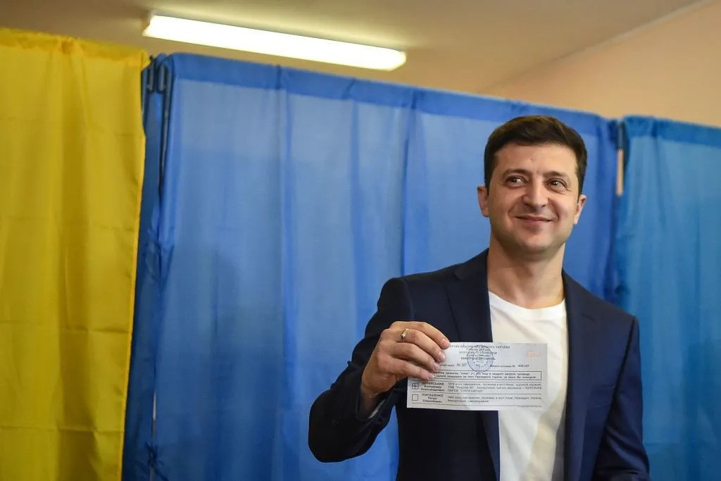 Rat i popularnost drže Zelenskog na vlasti uprkos isteku mandata