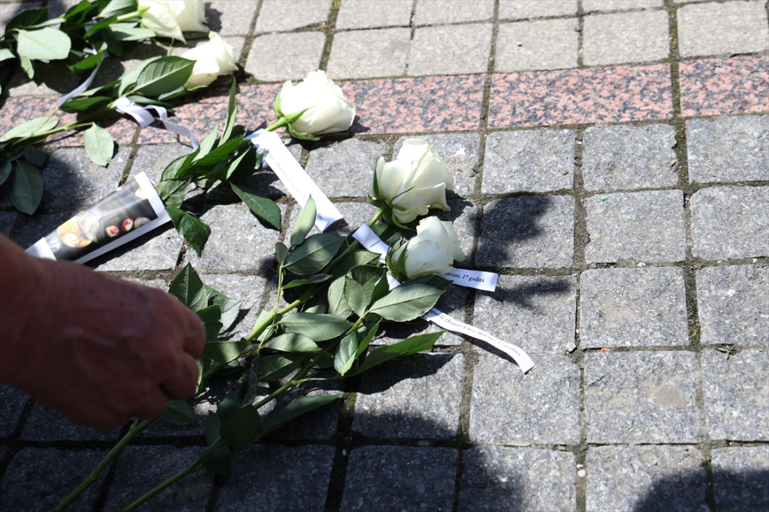 Dan bijelih traka: Zamislite da molite za spomenik za 102 ubijene djece