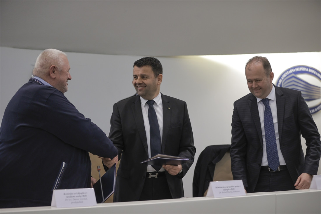 Potpisani ugovori za 90 projekata za raseljena lica i povratnike