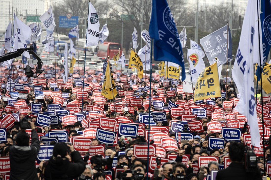 Počele suspenzije južnokorejskih ljekara zbog štrajka