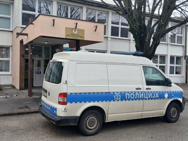 Policija istražuje prijetnje bombama školama u RS, objavljen navodni sadržaj ekstremističkog e-maila