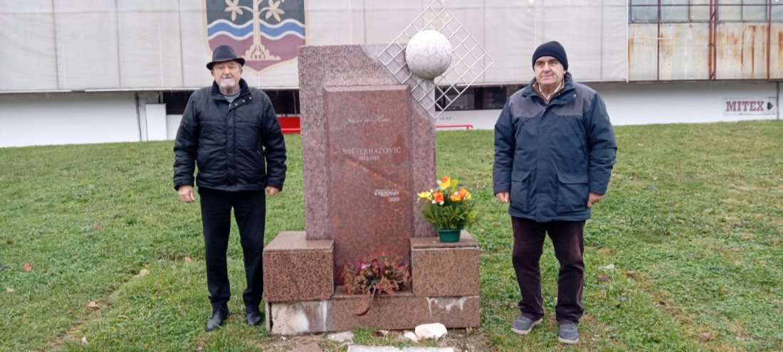 Uoči "Hasetovog klasika" položeno cvijeće na mezar i Spomen obilježje legendarnog Asima Ferhatovića