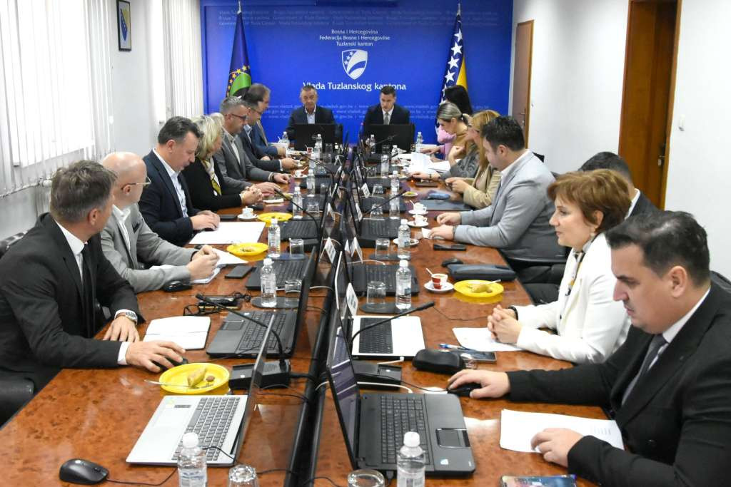 Vlada TK: 2,5 miliona KM za projekte u općinama Teočak, Sapna, Čelić, Kladanj i Doboj Istok