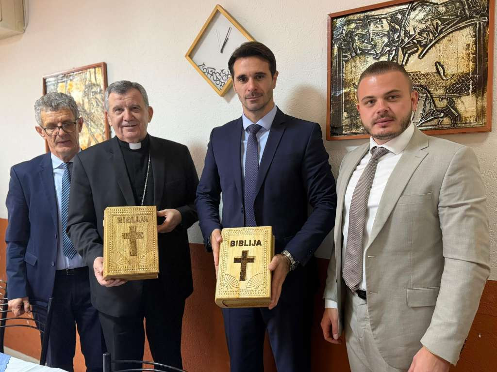 Ministar Škobić nakon posjeta KPZ-u Zenica: 'Iza zidova zatvora su ljudi kojima je potrebna podrška'