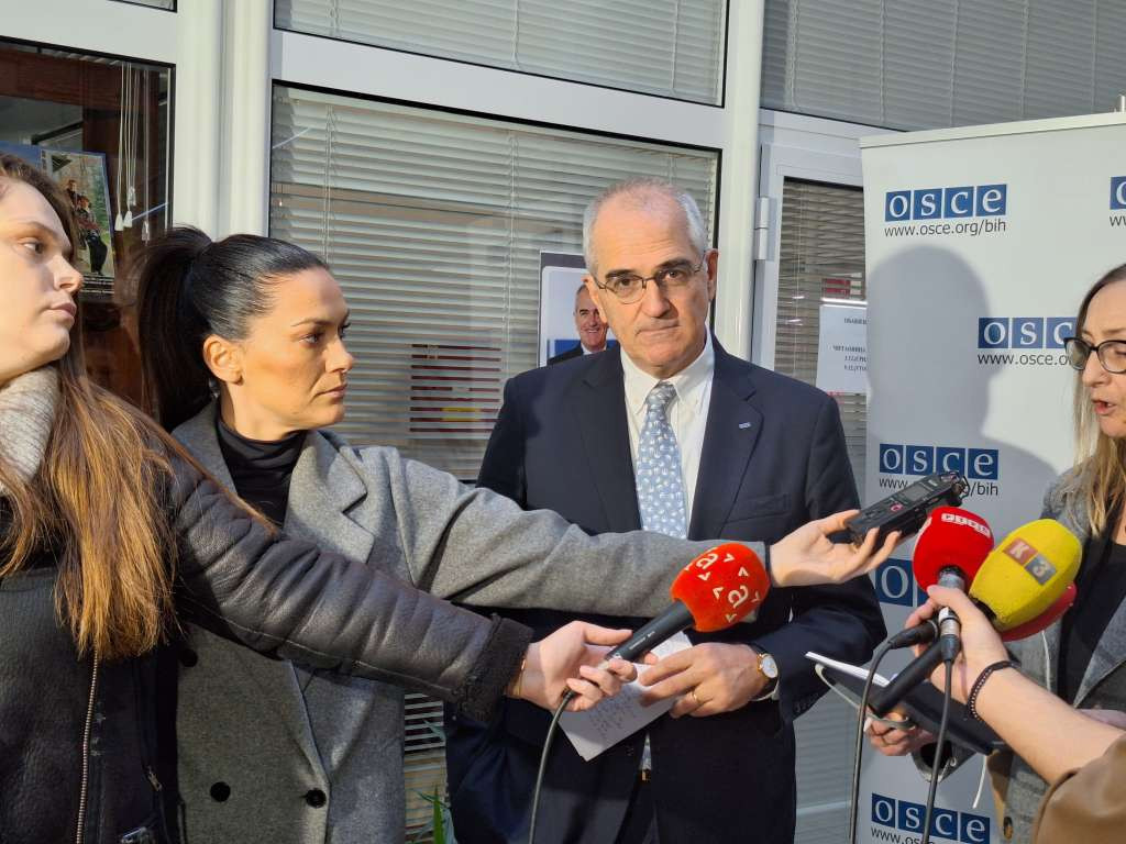 Holtzapple sa studentima u Banjoj Luci o važnosti OSCE-a za BiH i perspektivama nove generacije