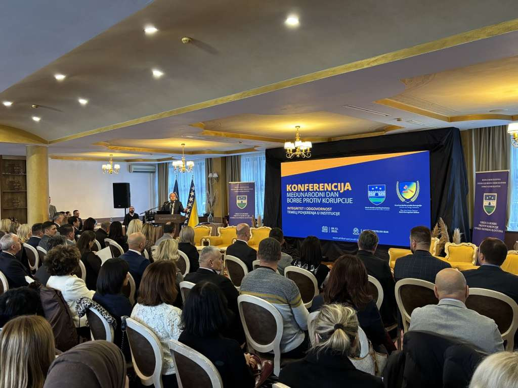 Konferencija u Bihaću - Borba protiv korupcije zahtijeva sinhronizovano djelovanje svih institucija