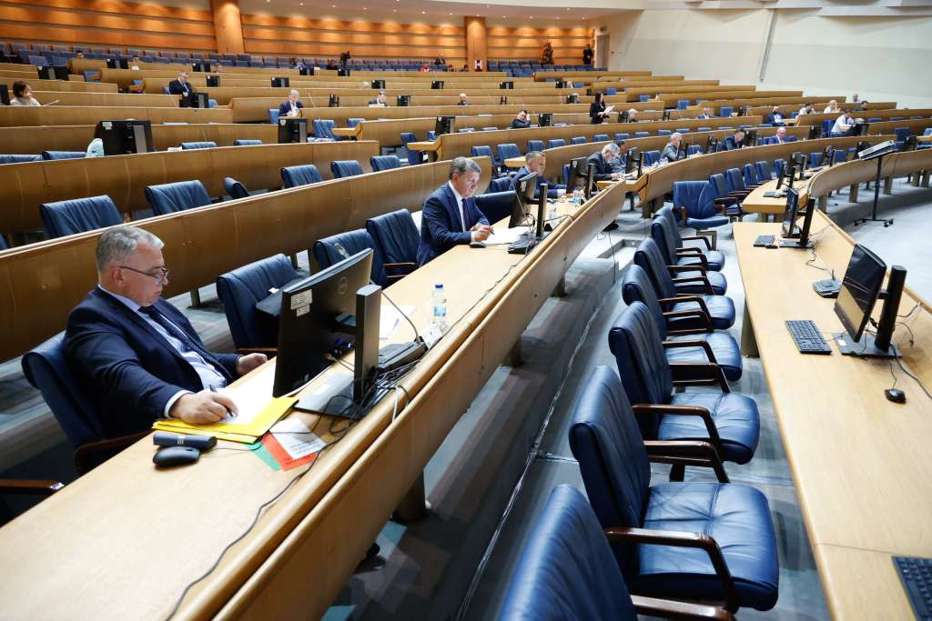 Poslanici Trojke: Između puta u EU i nastavka blokade stoji potpis Borjane Krišto