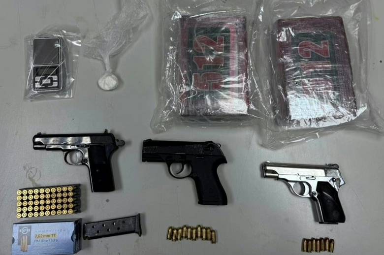 Policija zaplijenila kokain vrijednosti 400.000 KM, uhapšene dvije osobe u Gradačcu