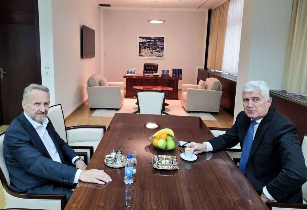 Čović: Susret s Izetbegovićem korektan i ugodan, ali nema promjene vlasti do kraja mandata