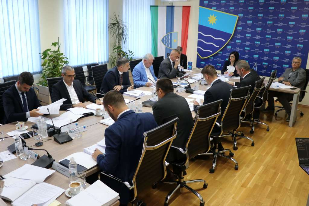 Vlada HNK sindikatima zdravstva: Komunikaciju s ulice premjestite za pregovarački stol