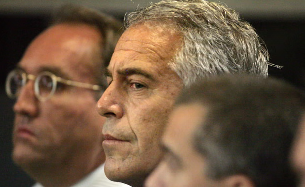 Anatomija banalnosti zla: Kako su Epsteinovi moćni prijatelji normalizirali njegove zločine