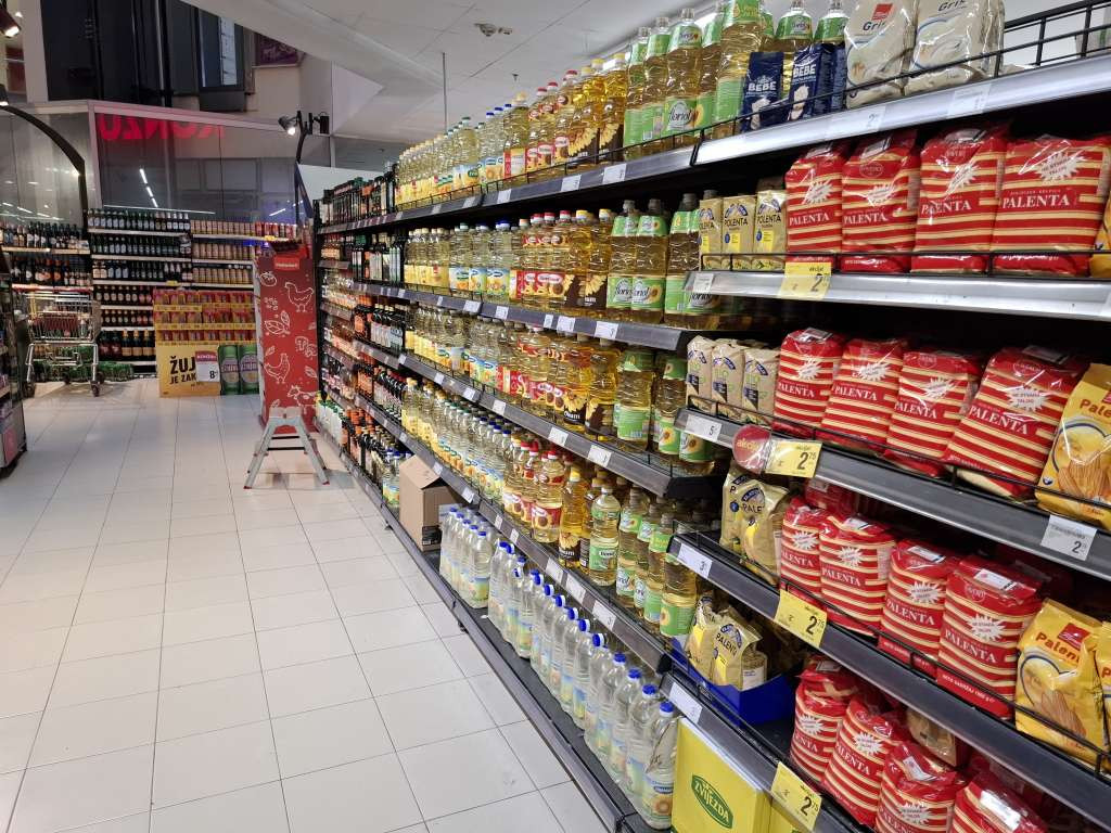 Sindikalna potrošačka korpa u oktobru 3.312 KM, prosječna plata pokriva tek 48 posto