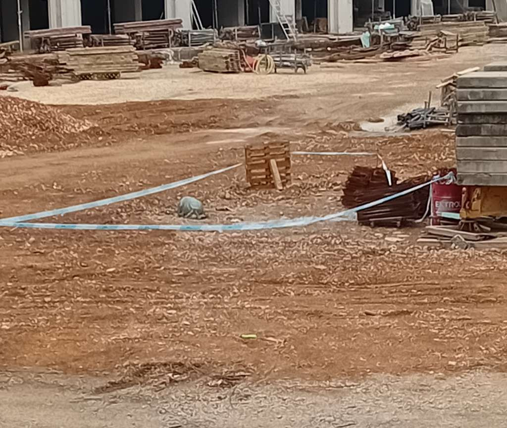 Evakuacija stanovništva naselja Oaza u Mostaru zbog avionske bombe iz Drugog svjetskog rata