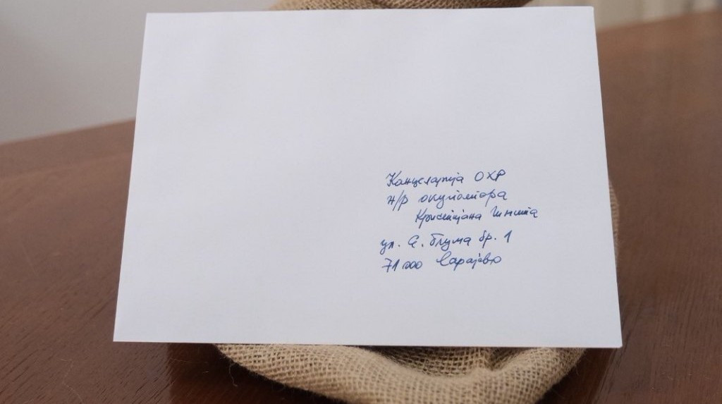 Košarac Schmidtu poslao nacistički šljem uz pismo puno uvreda i historijskih aluzija