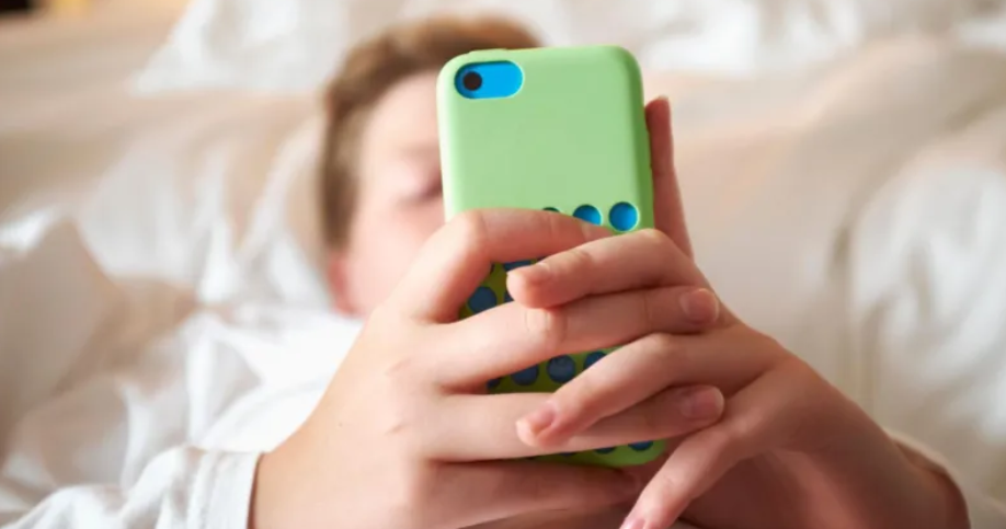 Tinejdžeri pokreću tužbu pred Vrhovnim sudom protiv zabrane društvenih mreža u Australiji