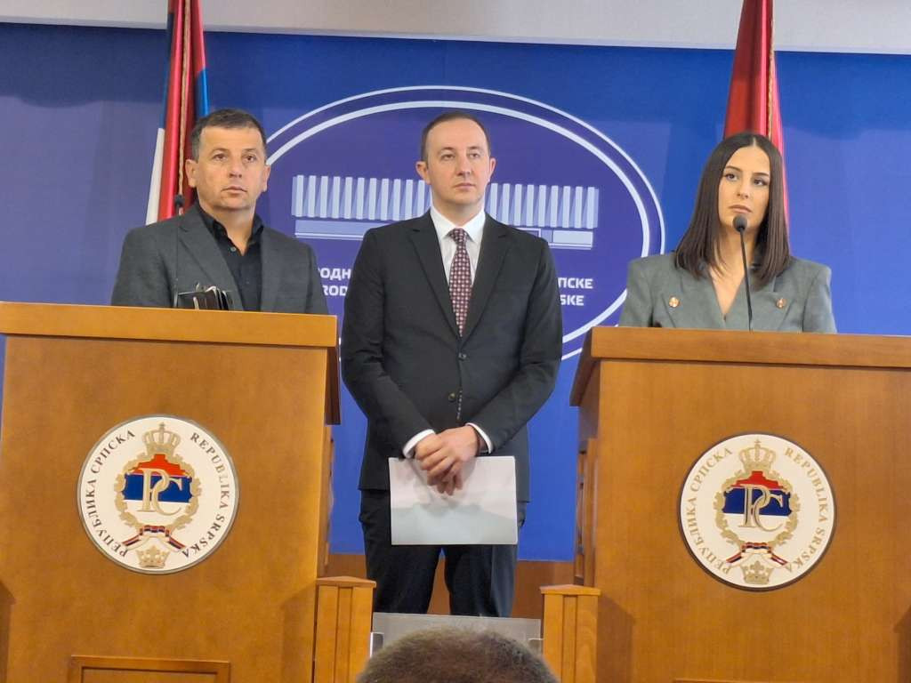 Počela redovna sjednica NSRS, opozicija optužuje vlast da izbjegava raspravu o aferama i referendumu