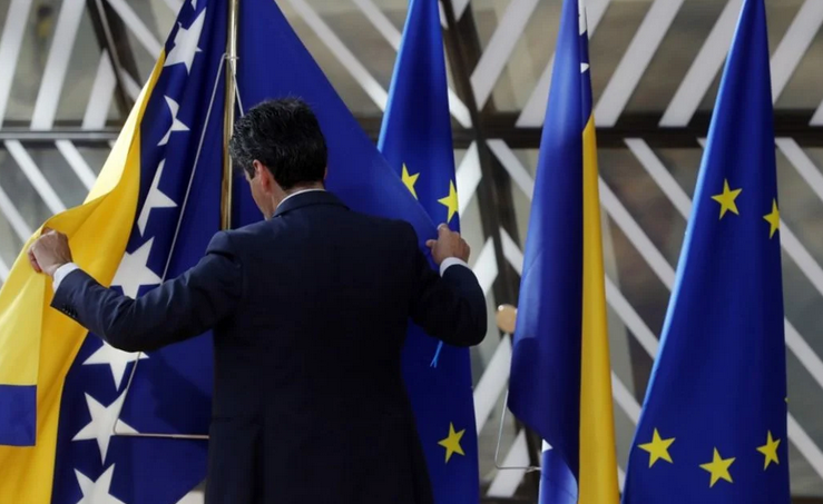 Politička kriza u RS-u i kraj vladajuće koalicije potkopali su napredak u pristupanju EU