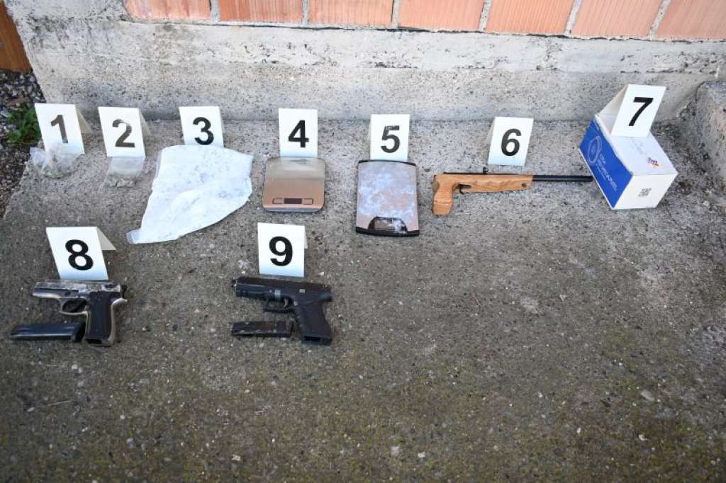 Pronađena veća količina droge i oružja na području Tešnja i Doboj Juga