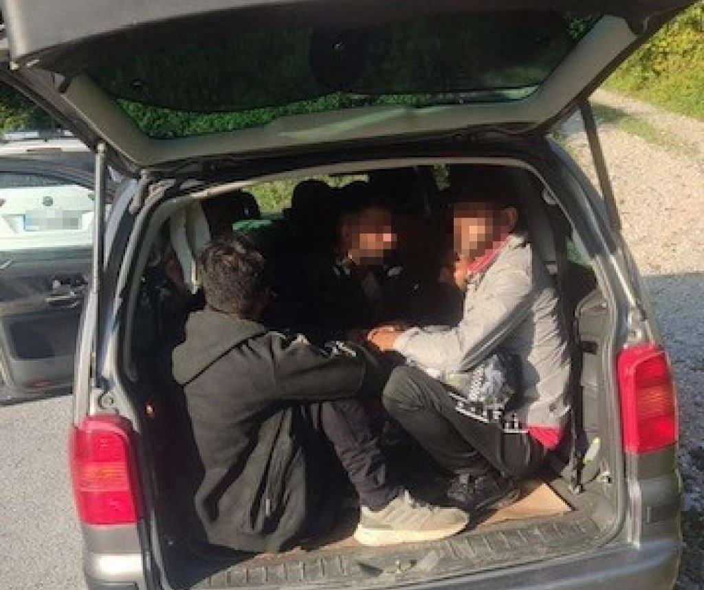 Pripadnici Granične policije BiH i Frontexa spriječili krijumčarenje devet migranata