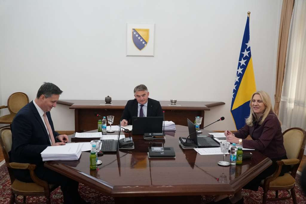 Rijetko jednoglasni: Predsjedništvo BiH prvo u svijetu zvanično nominiralo Trumpa za Nobelovu nagradu za mir