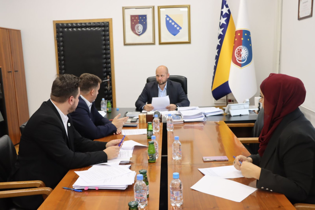 Nađeno rješenje za sarajevske taksiste: Bit će omogućeno zaustavljanje na stajalištima