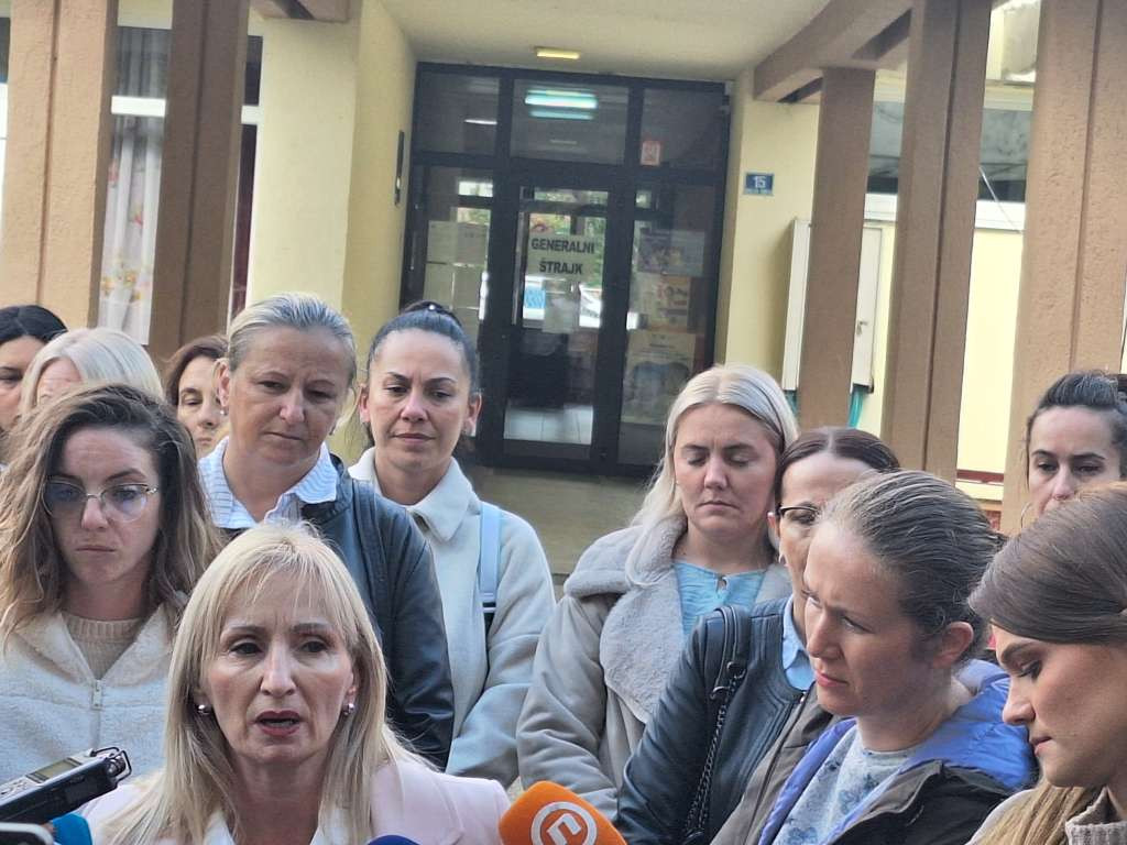 Vaspitači u banjalučkim javnim vrtićima nastavili štrajk, bez rješenja na sjednici Skupštine grada