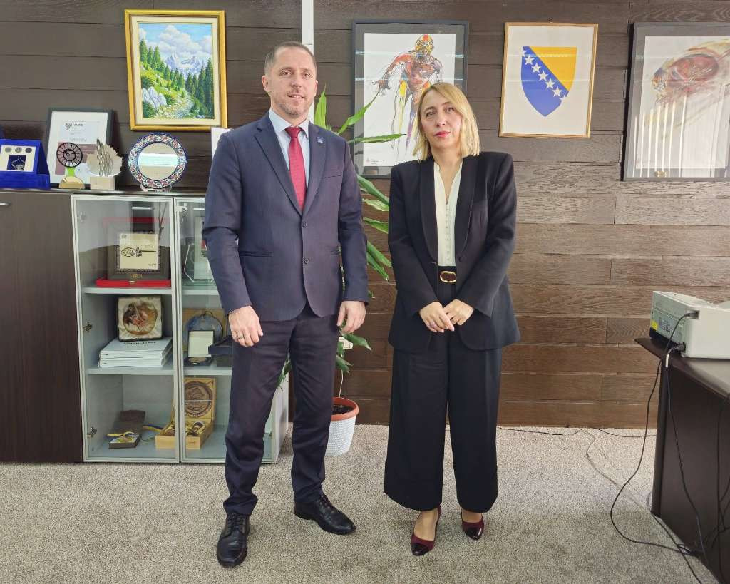 Grad Bihać pokreće inicijativu za strože kazne zbog nelegalne gradnje na Uni