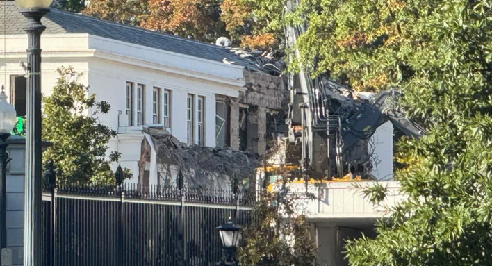 „Više liči na lični spomenik nego na javni prostor": Trump mijenja Bijelu kuću bez transparentnosti i nadzora