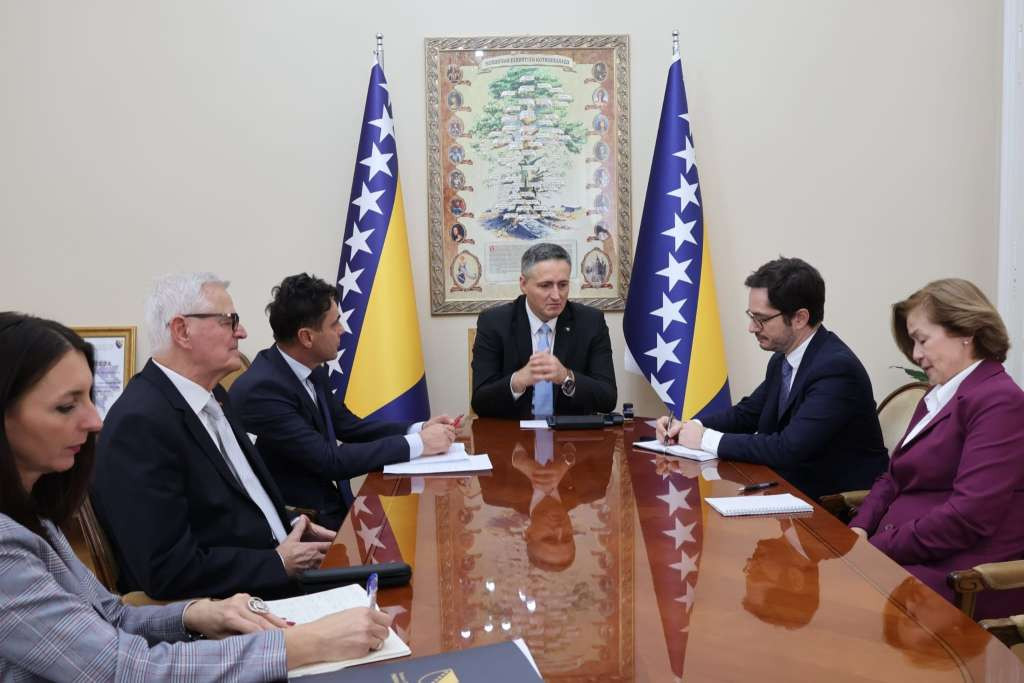 Bećirović razgovarao s ambasadorom Francuske o predstojećem sastanku s Macronom