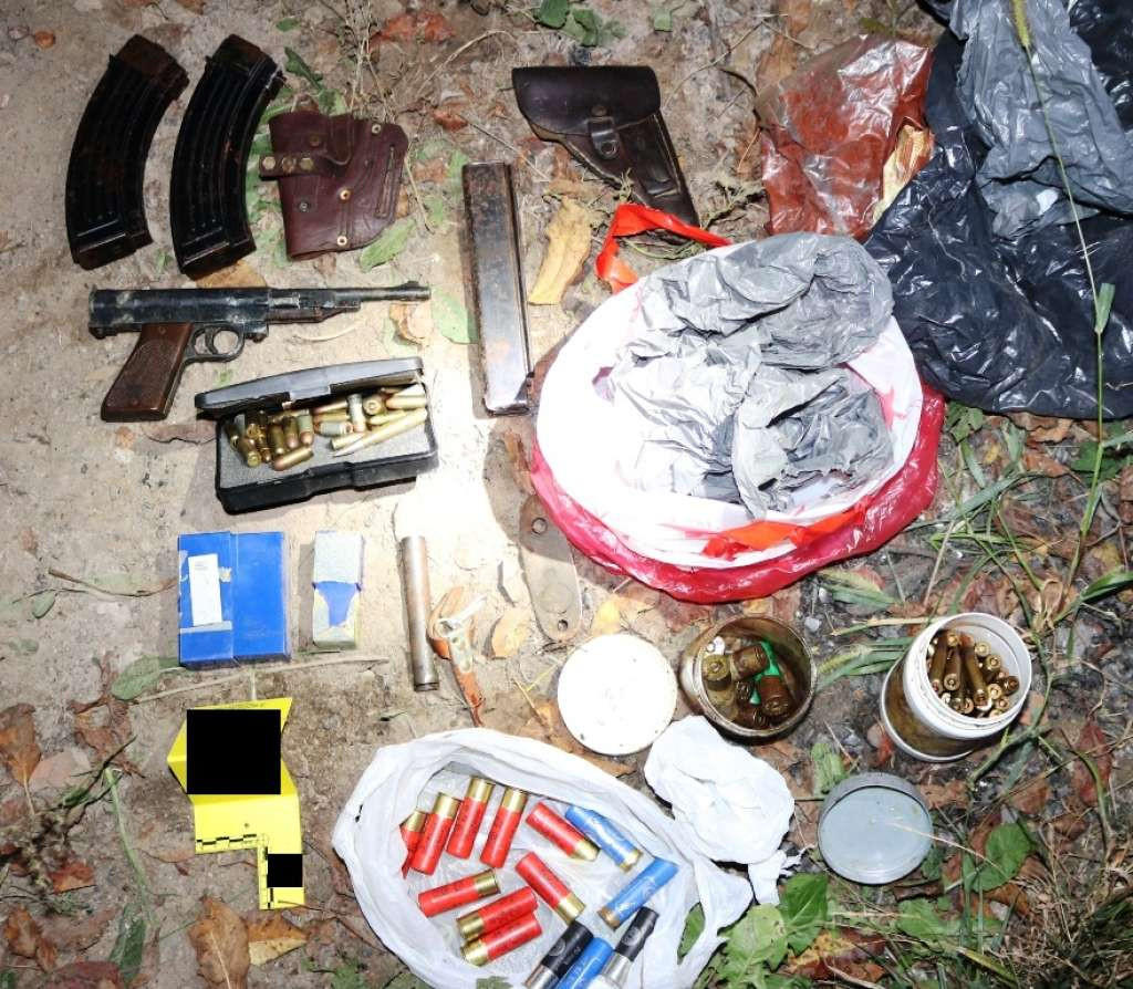 U Gradačcu pronađeno oružje, eksplozivna sredstva i municija, uhapšena jedna osoba