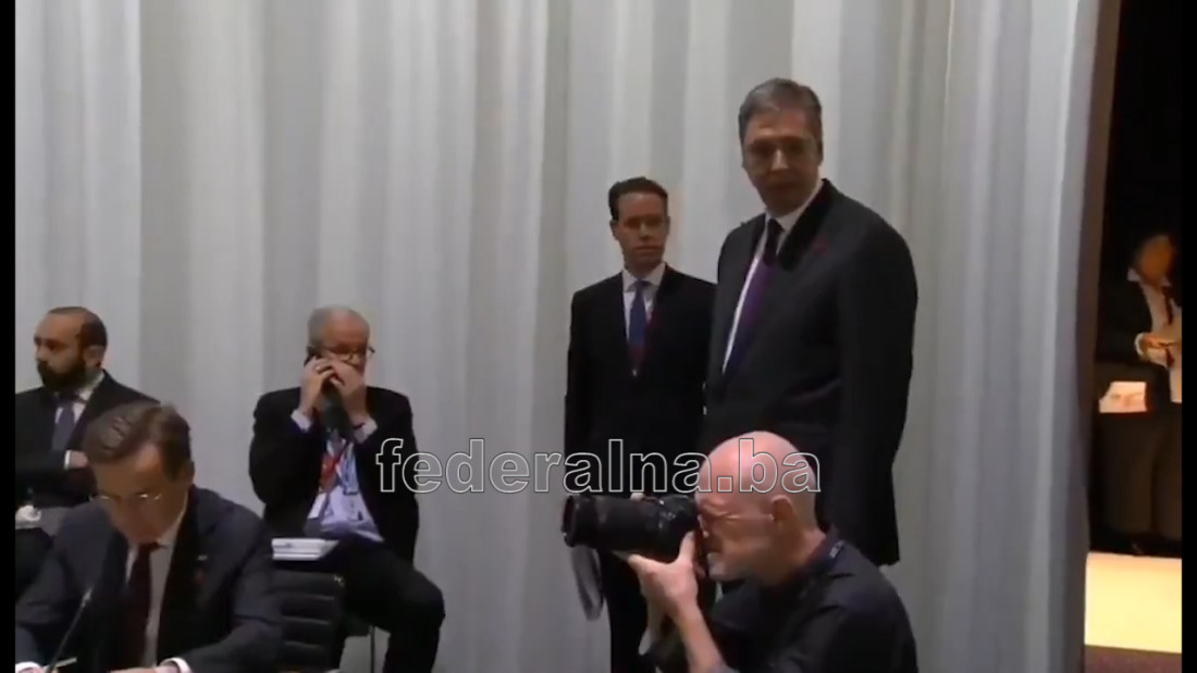 Blamaža u Kopenhagenu: Vučić lutao bez mjesta, pa polomio stolić