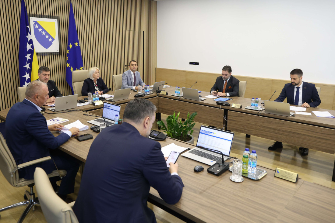 Sat i po rasprave i bez odluke o Uredu pregovarača s EU